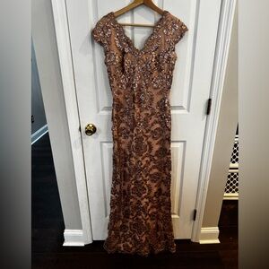 Tadashi Shoji Blush Sequin Lace Evening Gown Size 4 NWT Formal Dress